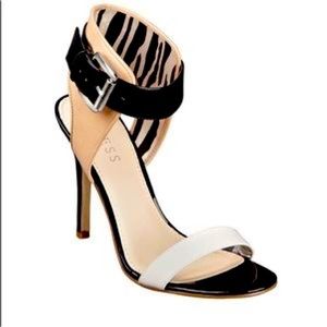 GUESS Heshialy color block heel 👠